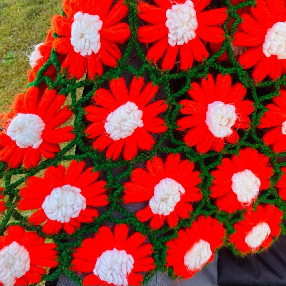 VINTAGE red green daisy flower afghan crochet blanket granny